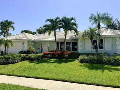 Beautifully remodeled waterfront home in sought-after Camino - photo 1