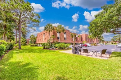 Lake Condo For Sale in Port Saint Lucie, Florida