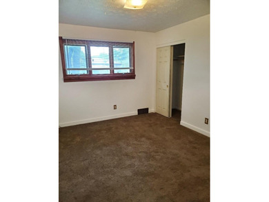 3-bedroom single family home featuring a spacious layout and - photo 15