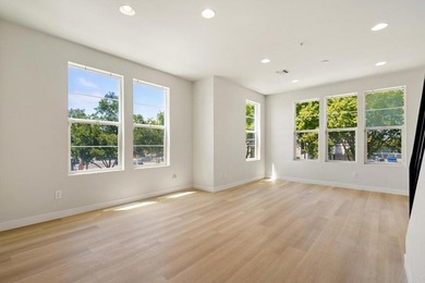 Beautifully renovated and move-in ready! This spacious 3-bedroom - photo 16
