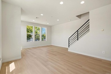 Beautifully renovated and move-in ready! This spacious 3-bedroom - photo 17