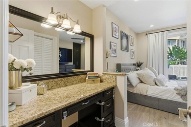 500 sqft patio! Corner/end unit, single-level living with no - photo 19