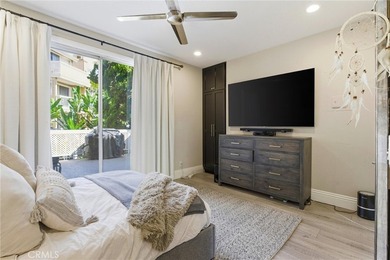 500 sqft patio! Corner/end unit, single-level living with no - photo 20