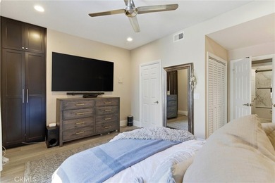 500 sqft patio! Corner/end unit, single-level living with no - photo 21