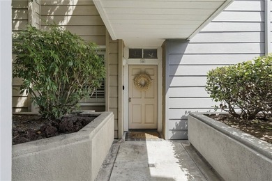 500 sqft patio! Corner/end unit, single-level living with no - photo 22