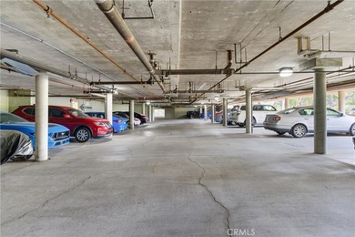 500 sqft patio! Corner/end unit, single-level living with no - photo 24