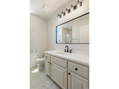 Beautifully renovated and move-in ready! This spacious 3-bedroom - photo 24