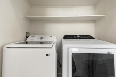Beautifully renovated and move-in ready! This spacious 3-bedroom - photo 29