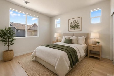 Beautifully renovated and move-in ready! This spacious 3-bedroom - photo 31
