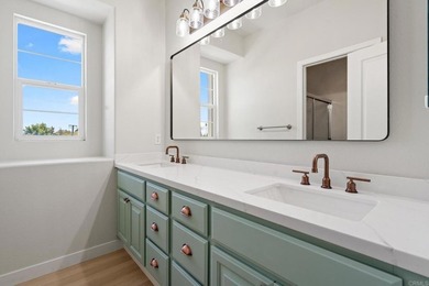 Beautifully renovated and move-in ready! This spacious 3-bedroom - photo 34