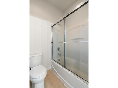 Beautifully renovated and move-in ready! This spacious 3-bedroom - photo 36