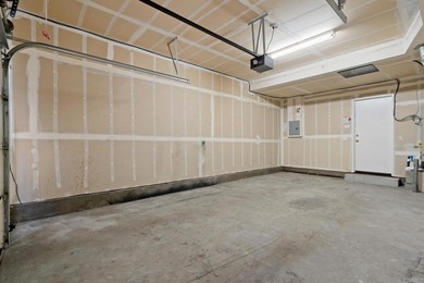Beautifully renovated and move-in ready! This spacious 3-bedroom - photo 43