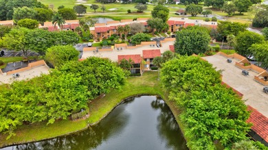 (private lake, pond, creek) Condo For Sale in Boynton Beach Florida