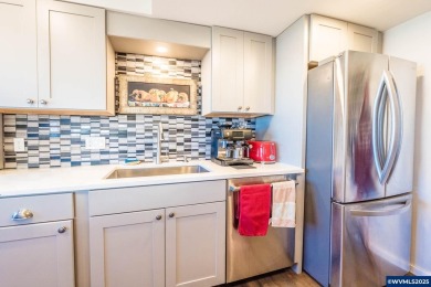 Low Bank, Ocean Front Home upgraded with new luxury vinyl, Gas