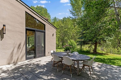 Extraordinary private riverfront retreat on 1.76 acres with - photo 16