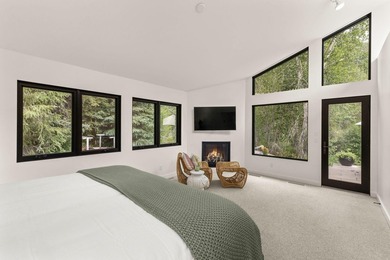 Extraordinary private riverfront retreat on 1.76 acres with - photo 21