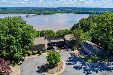 Luxury River View Retreat in River Ridge! Discover your dream