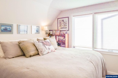 Low Bank, Ocean Front Home upgraded with new luxury vinyl, Gas