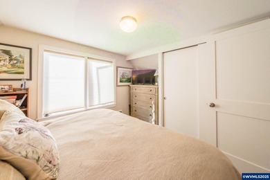 Low Bank, Ocean Front Home upgraded with new luxury vinyl, Gas