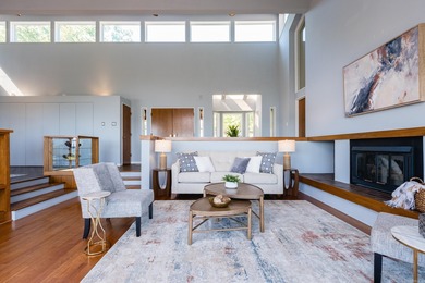 Luxury River View Retreat in River Ridge! Discover your dream