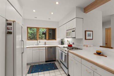 Extraordinary private riverfront retreat on 1.76 acres with - photo 35