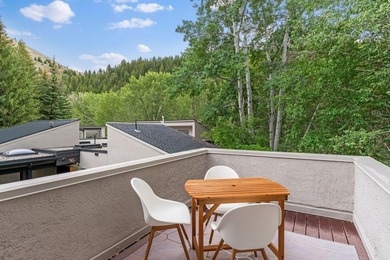 Extraordinary private riverfront retreat on 1.76 acres with - photo 38