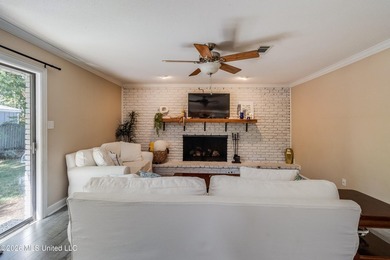 Welcome to 7 Keyser Lane in Gulfport, MS--an inviting home - photo 7