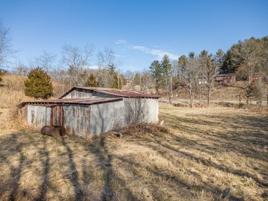 Beautiful 8.8-acre property offering the perfect opportunity for - photo 29