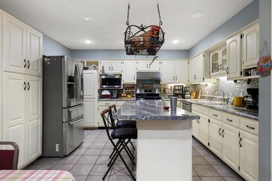 Spring River Bluff Estate: Eco-Friendly Luxury with Stunning - photo 10