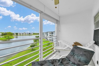 Spacious 4th floor Condo 2 br 2 bath This condo is Fully - photo 4