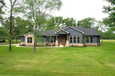Beautiful custom home built in 2022 located in The Links at - photo 1