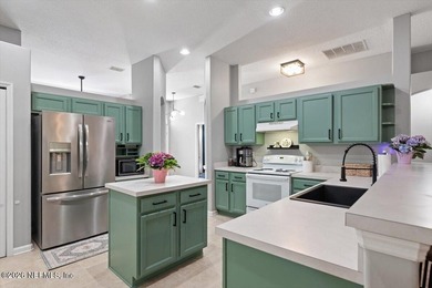 The cutest house in Mandarin can be yours! Preferred lender is - photo 3