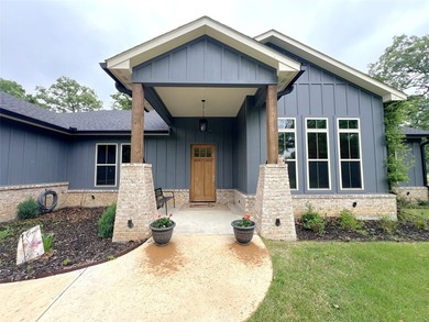 Beautiful custom home built in 2022 located in The Links at - photo 4