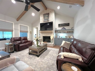 Beautiful custom home built in 2022 located in The Links at - photo 7