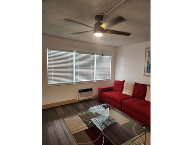 Welcome to this beautiful one-bedroom, one-bathroom condominium - photo 3