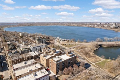 Welcome to your dream condo in the heart of Uptown, Minnesota! - photo 2
