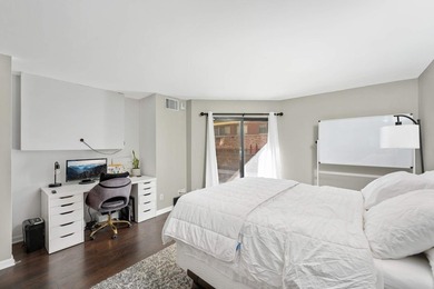 Welcome to your dream condo in the heart of Uptown, Minnesota! - photo 8