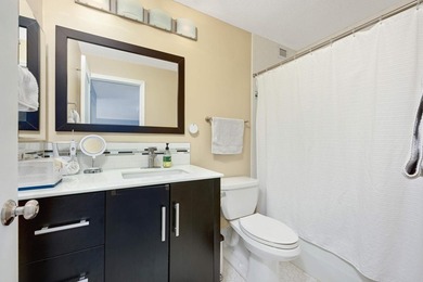 Welcome to your dream condo in the heart of Uptown, Minnesota! - photo 9