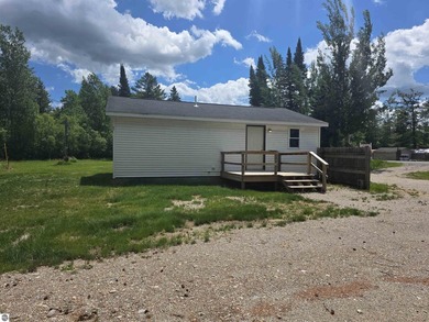 Located just minutes from Hale and right near beautiful Long - photo 4