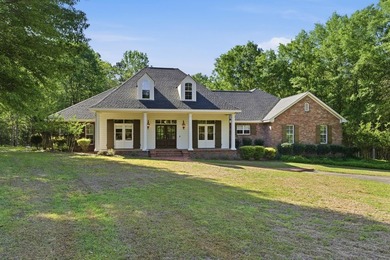 Stunning, custom built home located in a hidden gem of a - photo 2