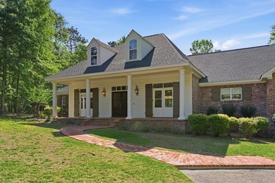 Stunning, custom built home located in a hidden gem of a - photo 3
