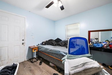 Discover this charming 3-bedroom, 1-bathroom single-family - photo 13