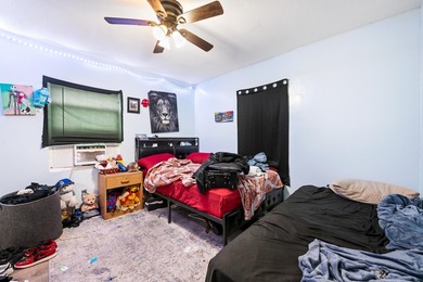 Discover this charming 3-bedroom, 1-bathroom single-family - photo 14