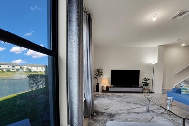 Experience luxury living in the gated community of Oak Tree! - photo 14