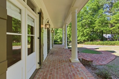 Stunning, custom built home located in a hidden gem of a - photo 5