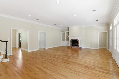 Stunning, custom built home located in a hidden gem of a - photo 10