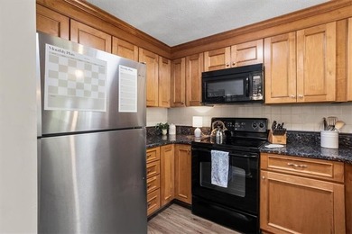 Welcome to 7 Eagle Run, Unit B, a spacious and updated - photo 21