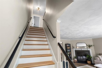 Welcome to 7 Eagle Run, Unit B, a spacious and updated - photo 24