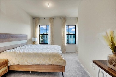 Experience luxury living in the gated community of Oak Tree! - photo 29