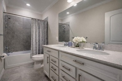 Experience luxury living in the gated community of Oak Tree! - photo 31